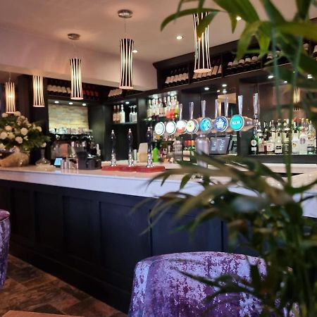The Lion Hotel Brewood エクステリア 写真