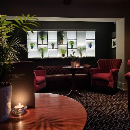 The Lion Hotel Brewood エクステリア 写真