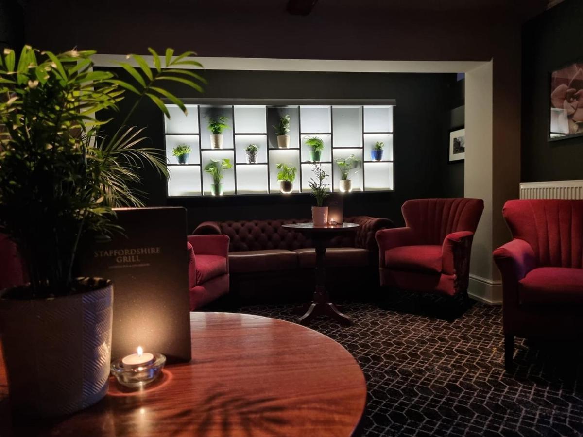 The Lion Hotel Brewood エクステリア 写真