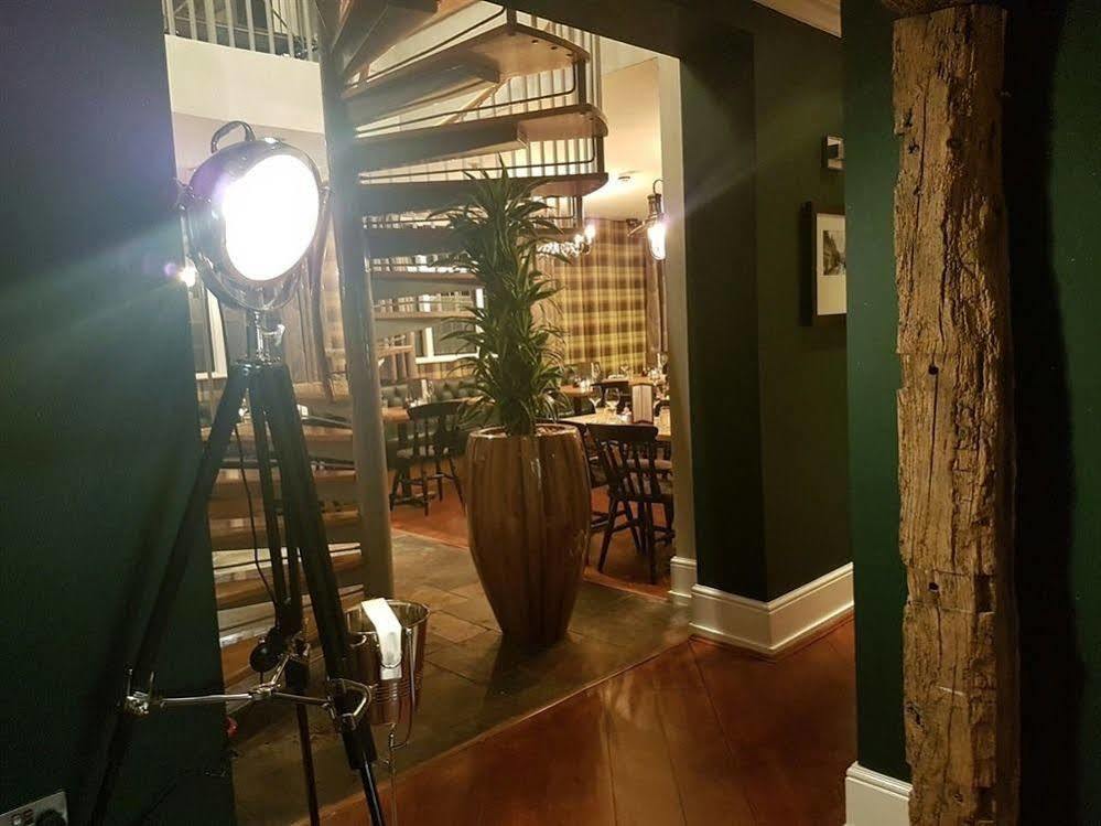 The Lion Hotel Brewood エクステリア 写真
